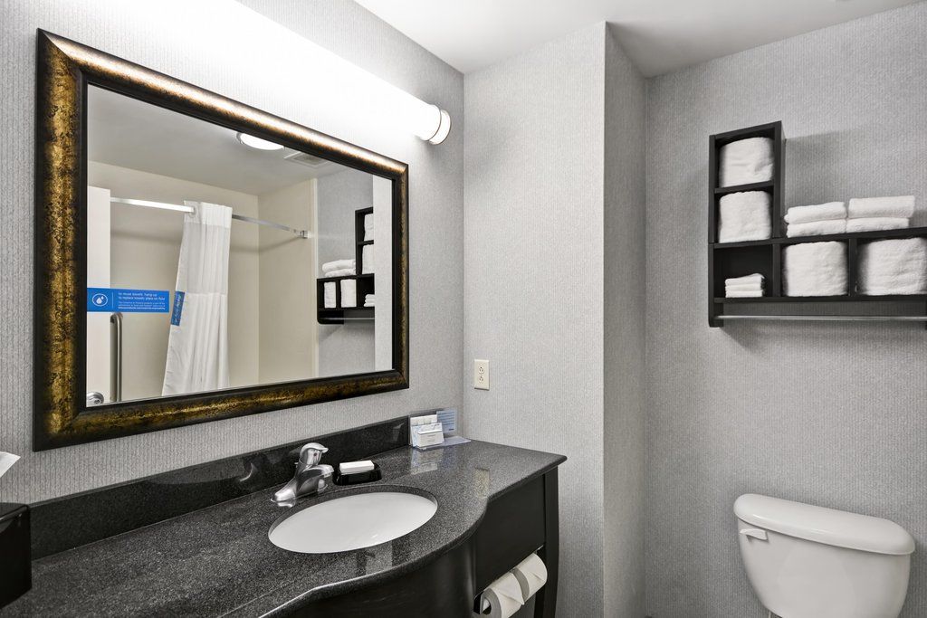 Hampton Inn Defiance Buitenkant foto